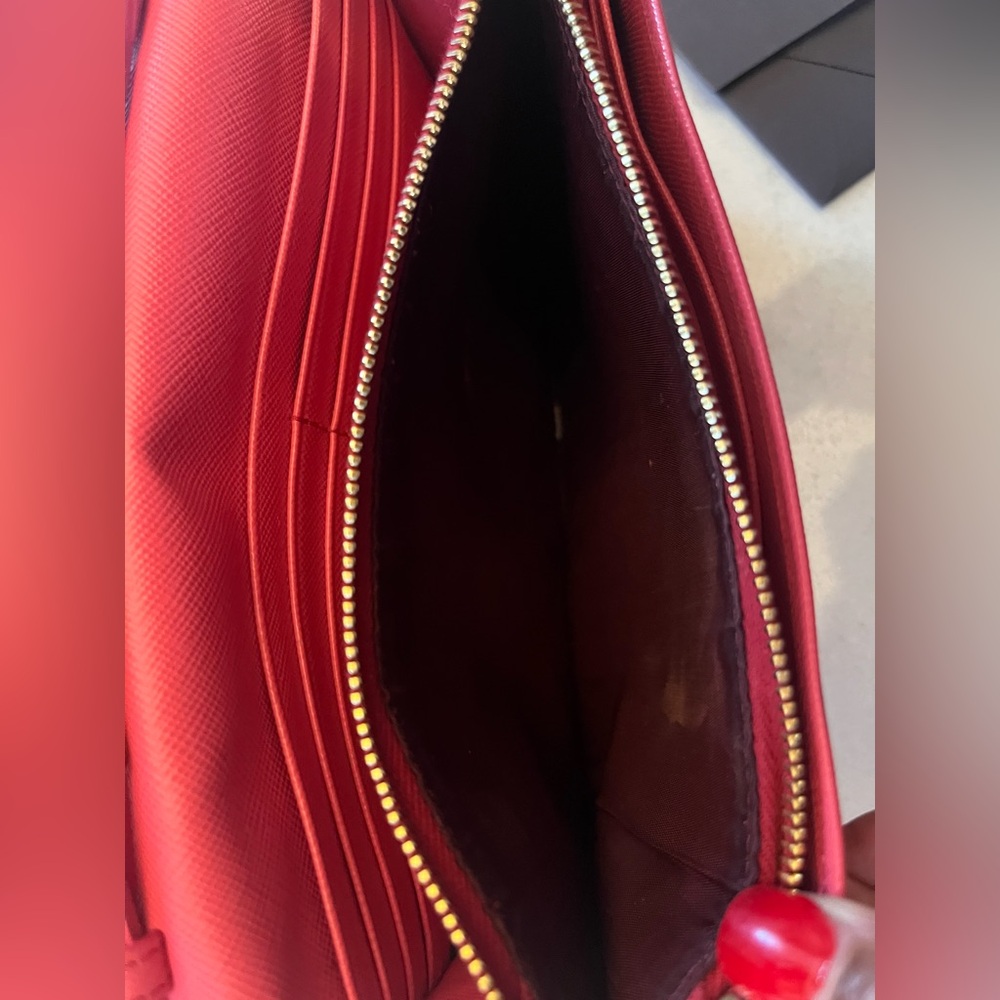 Prada pink Crossbody Bag with Gold Chain - Picture 4 of 16